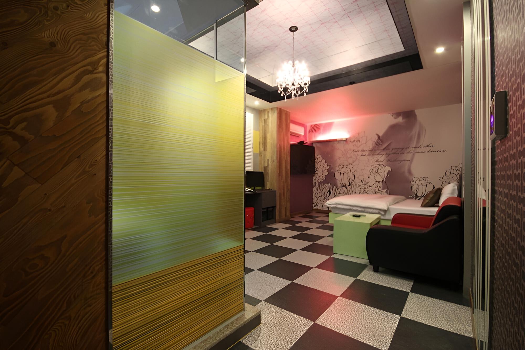 Room (VIP (Special Room/2PC/Netflix YouTube) - Photo 13