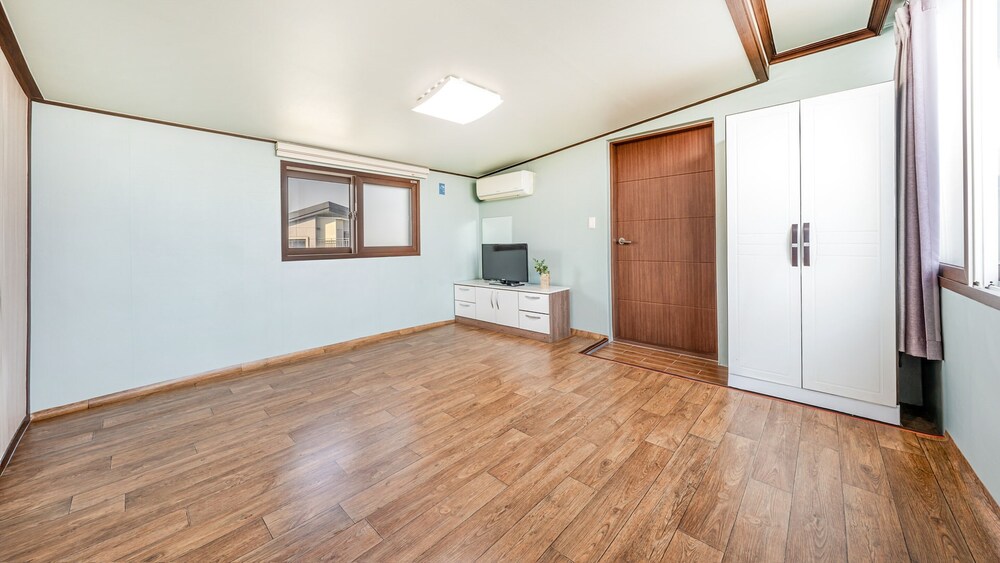 Basic Room, 2 Bedrooms (Main Building Room 302)