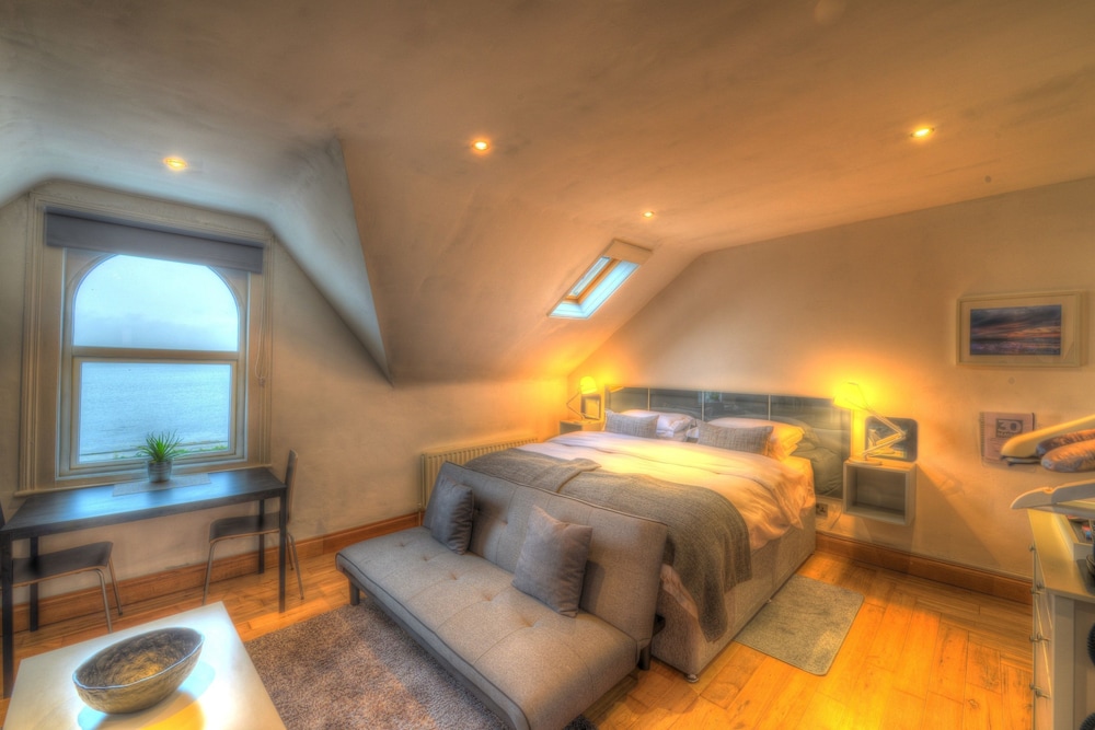 Suite, Sea View
