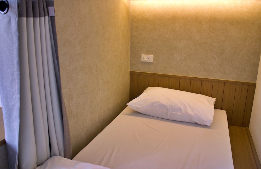 Private 4 Bed photo 3