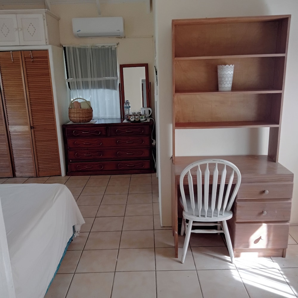 Double or Twin Room, Balcony, Partial Sea View photo 2