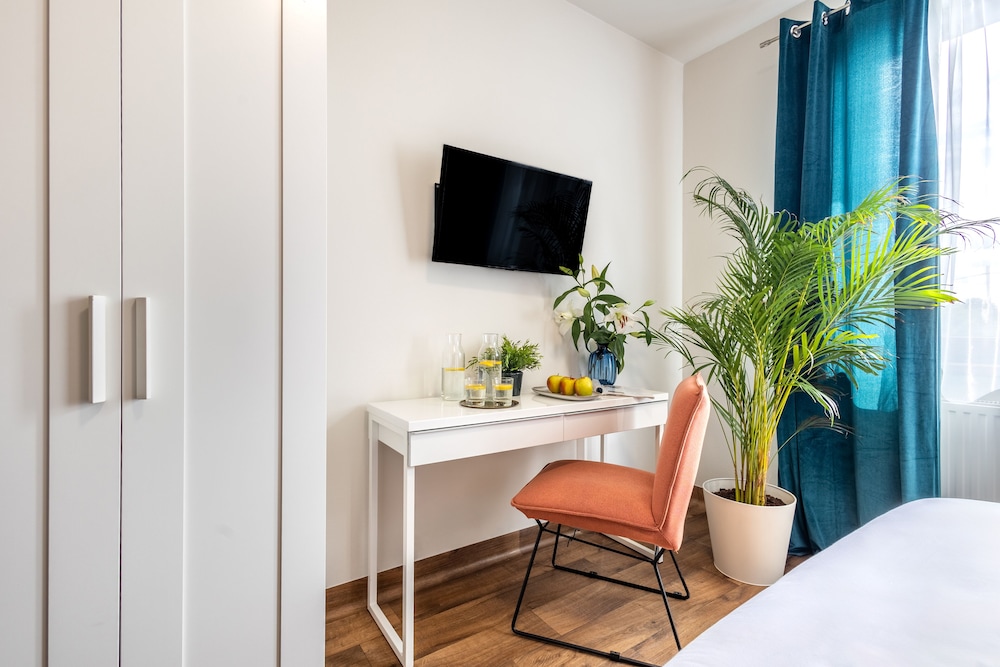 Standard Room (Triple) photo 3