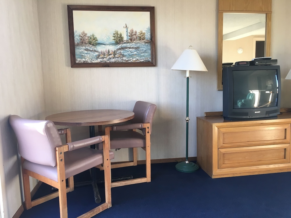Two Double Beds, Non-Smoking photo 1