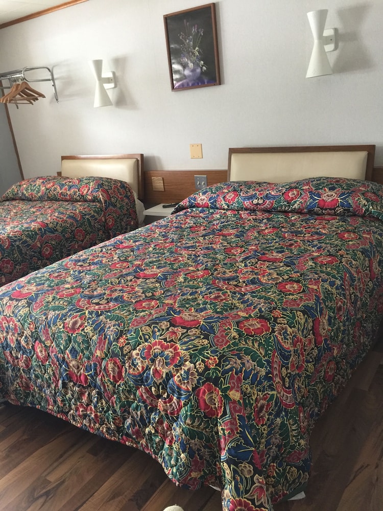 Standard Room, 2 Double Beds, Non Smoking photo 2