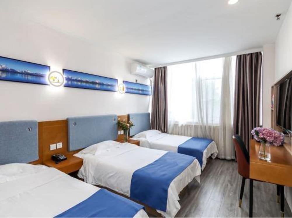 Deluxe Triple Room photo 1