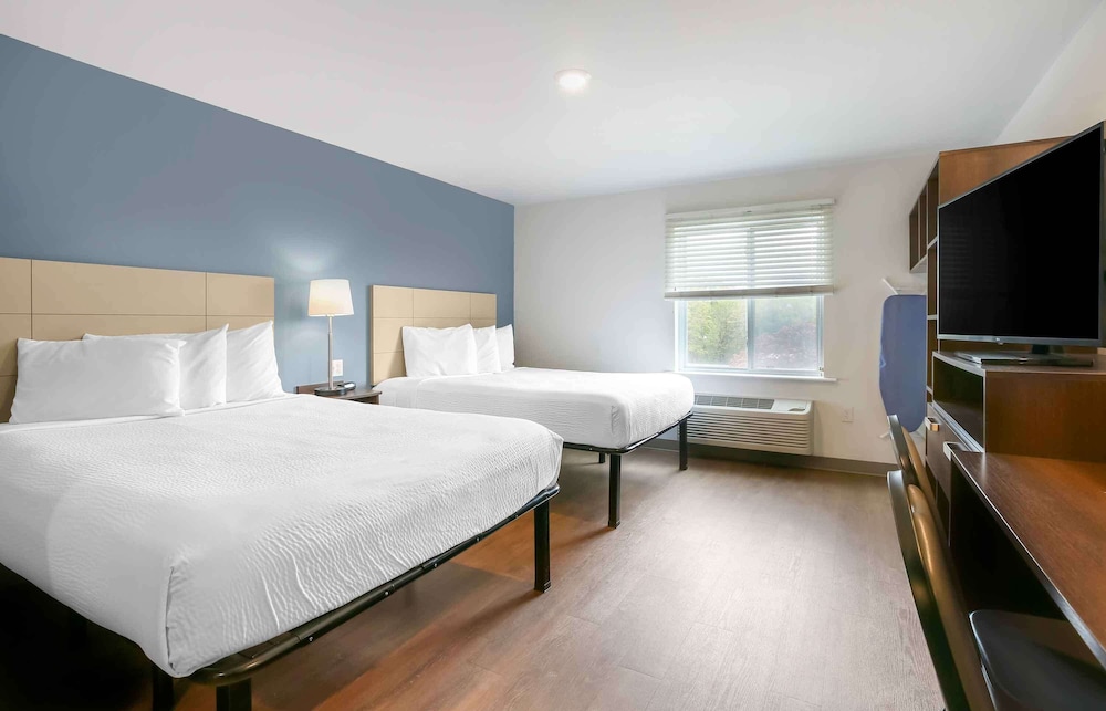 Standard Studio, 2 Queen Beds, Non Smoking, Refrigerator & Microwave photo 1