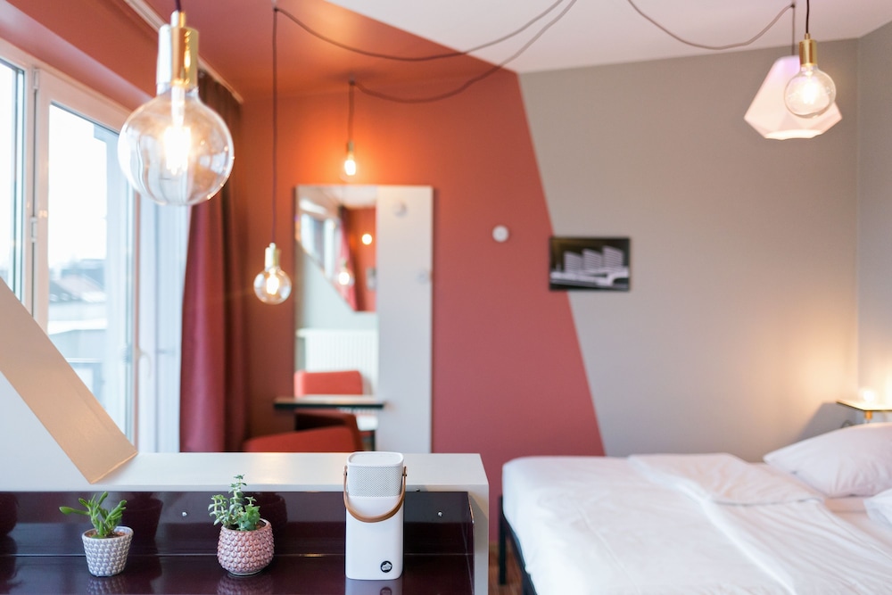 Studio Apartment, kitchen, private bathroom photo 3