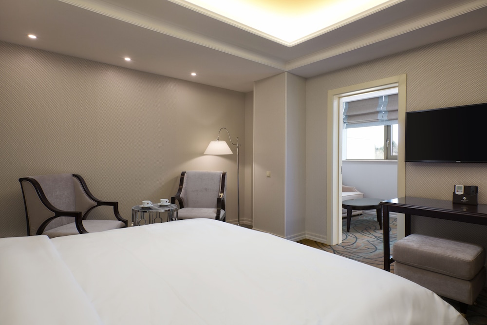 Junior Double or Twin Room photo 3