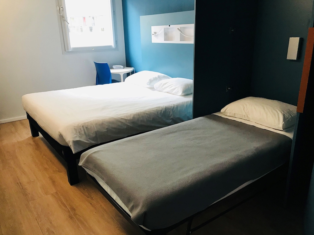 Triple Room, Multiple Beds