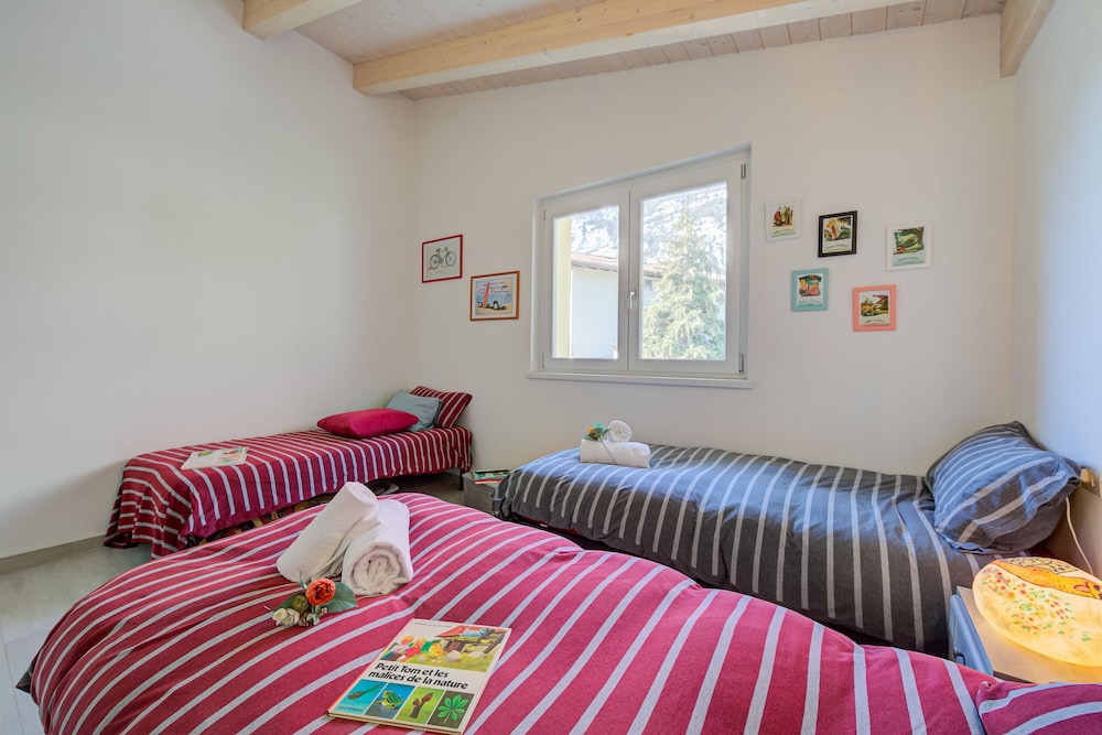 Family Apartment, Multiple Bedrooms, 2 Bathrooms, Mountainside (Mirabelle) photo 2