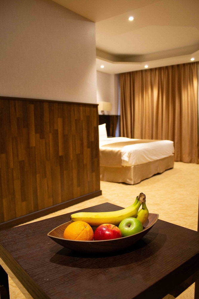 Deluxe Room, 1 King Bed - Photo 4