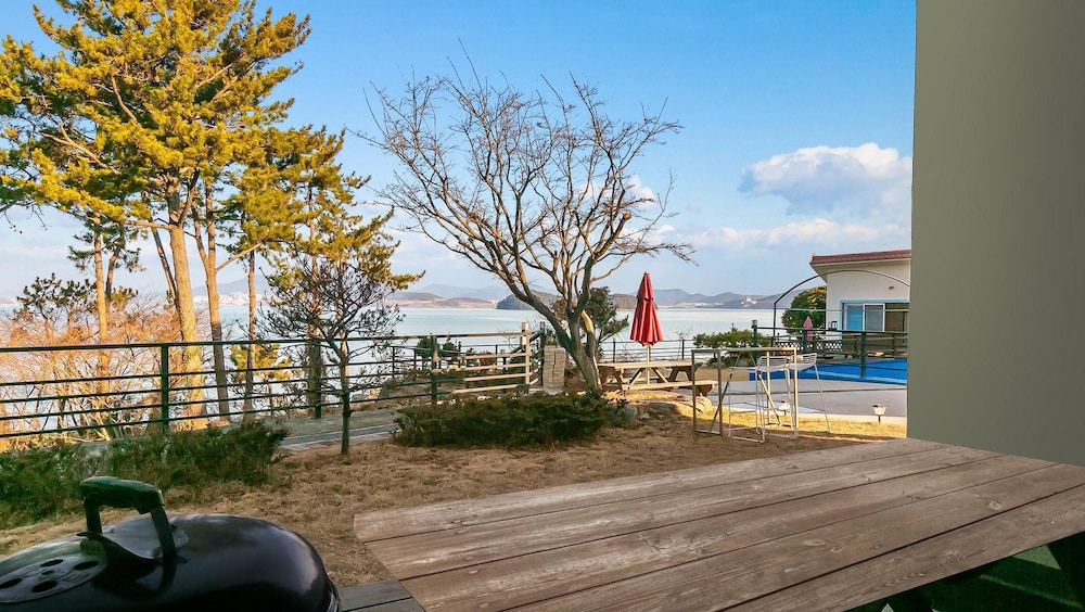 Basic Room, 1 Bedroom (Ddalgi1(Oceanview/GaebyeolBBQ)) photo 2