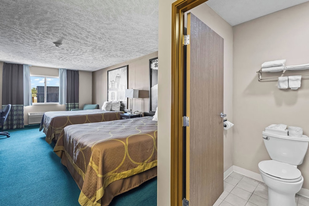 Room, 2 Queen Beds, Non Smoking photo 2