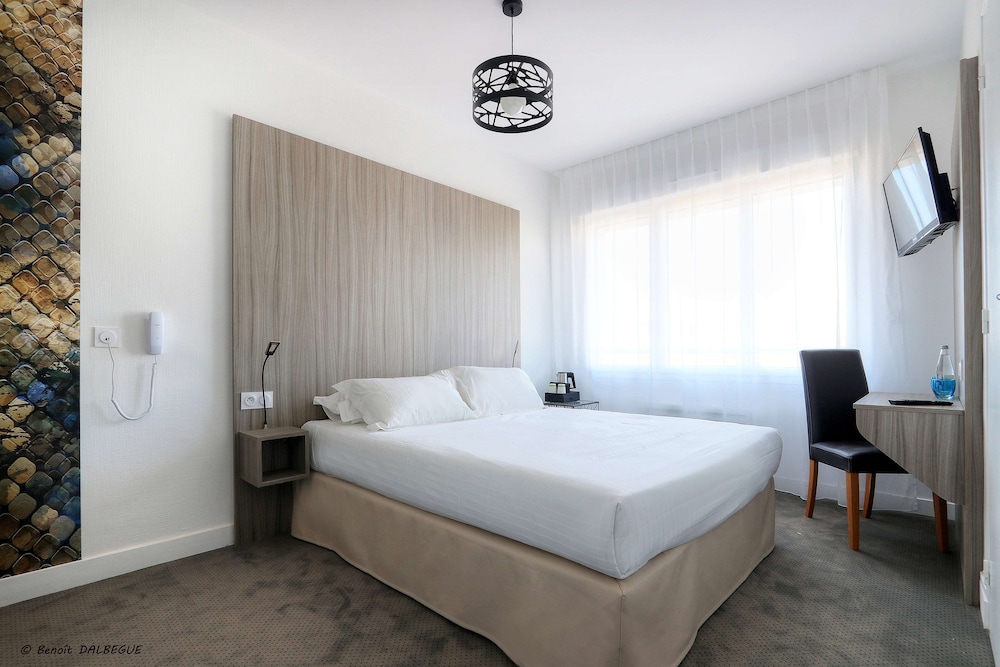 Classic Room, 1 Queen Bed, Non Smoking - Photo 3