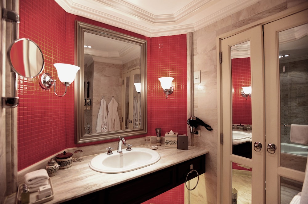 Opera wing, Premium room, Queen bed photo 1