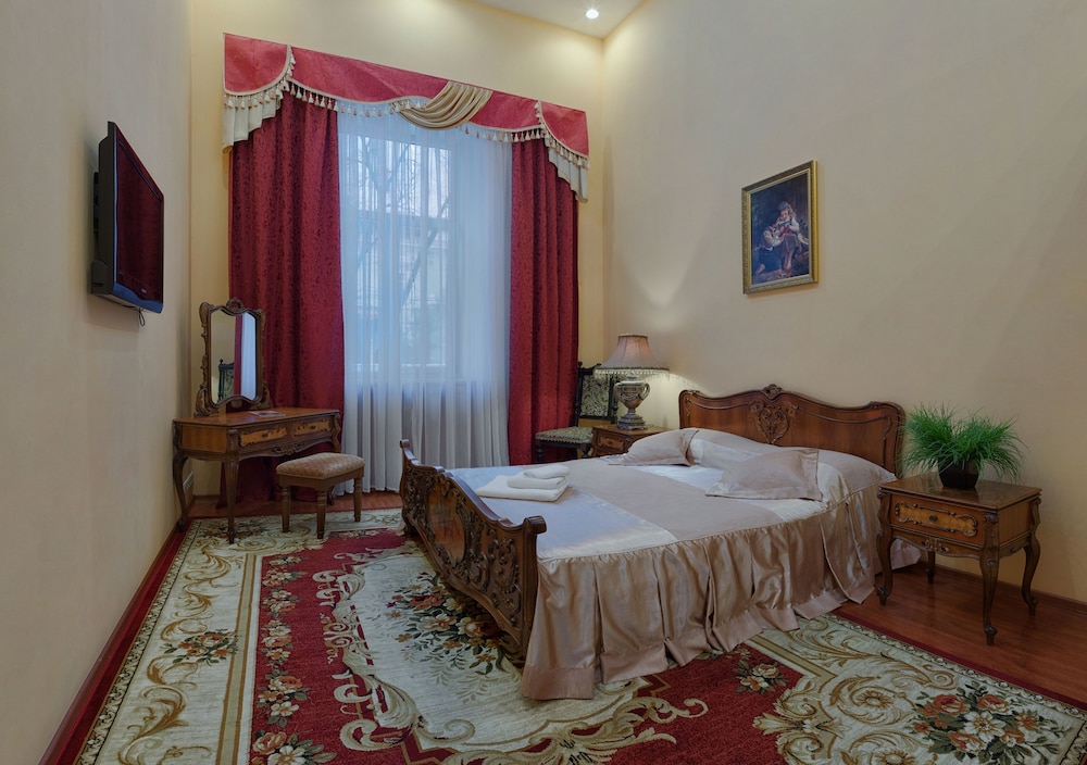 Junior Double Suite room, Deribasovskaya view