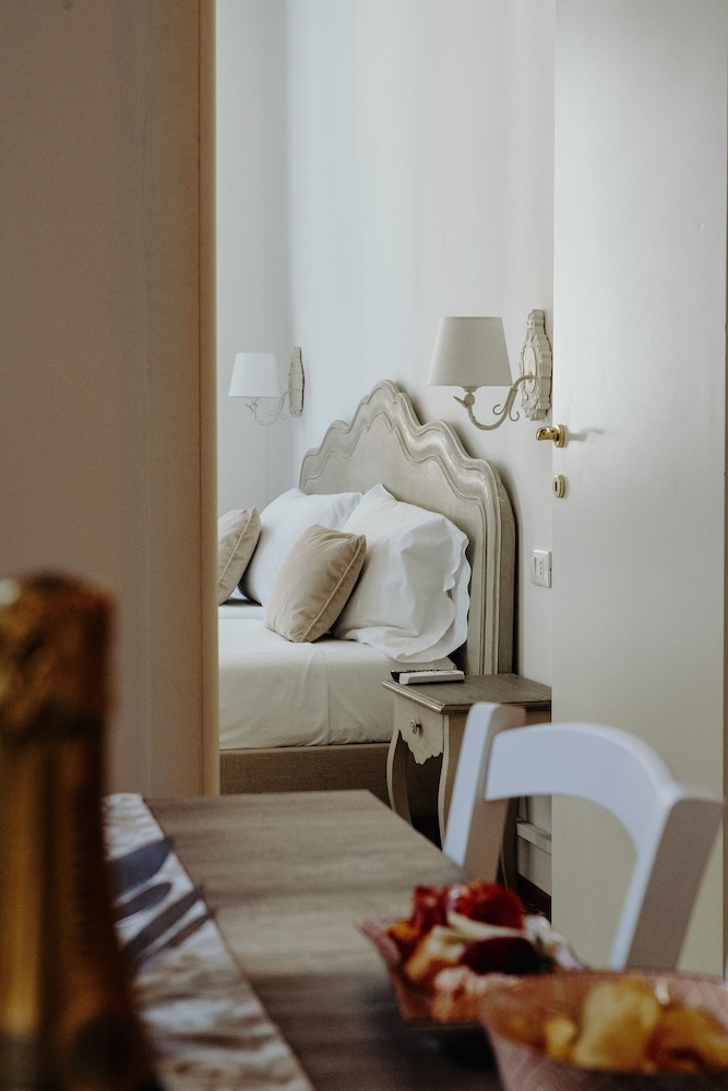 Deluxe Suite photo 3