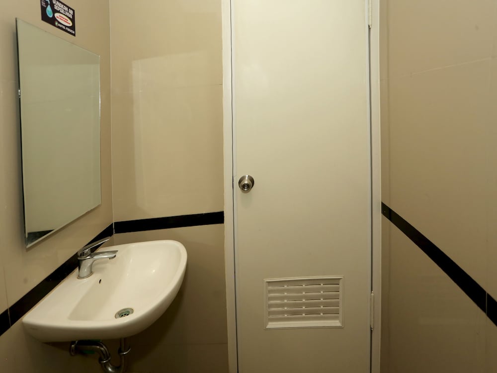 Deluxe Double Room - Photo 12