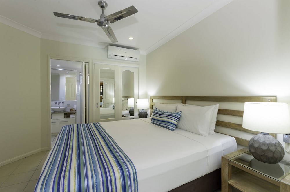 1 Bedroom Pool Entry - Photo 6