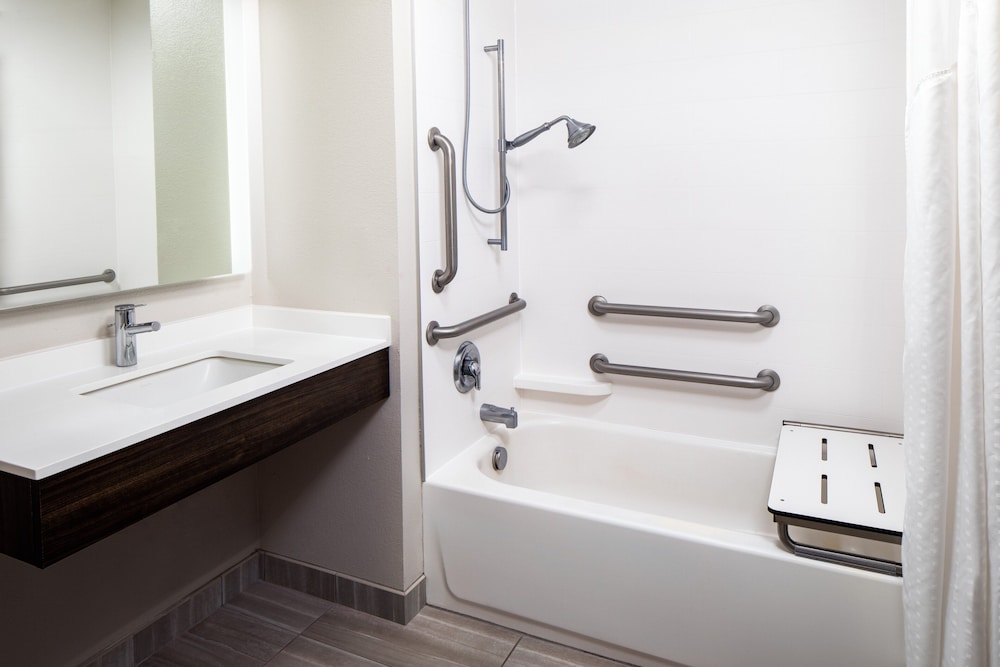 Suite, 1 Bedroom, Accessible, Non Smoking (Mobility) - Photo 5