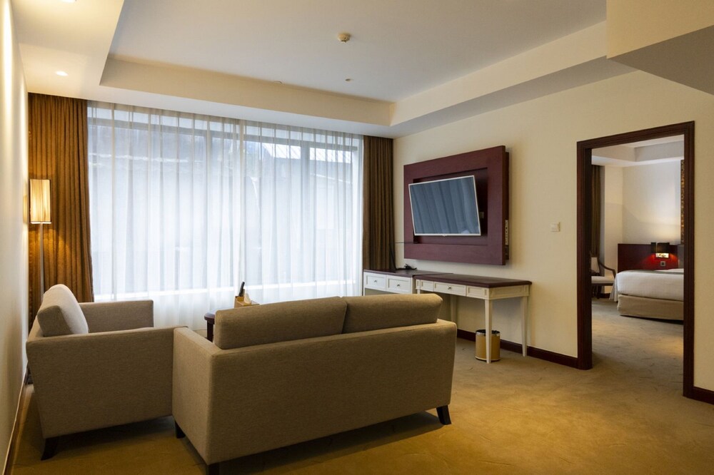 Premier Deluxe Suite - Photo 4