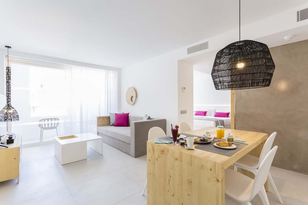 Junior Suite, Accessible, Courtyard View