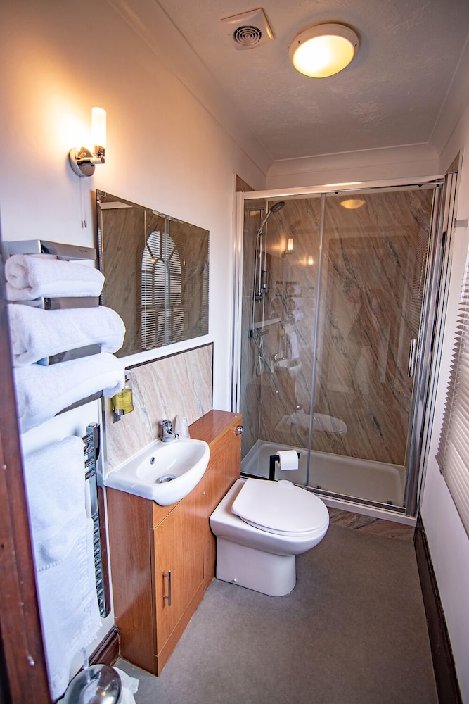 Double Room, Ensuite, River View photo 3