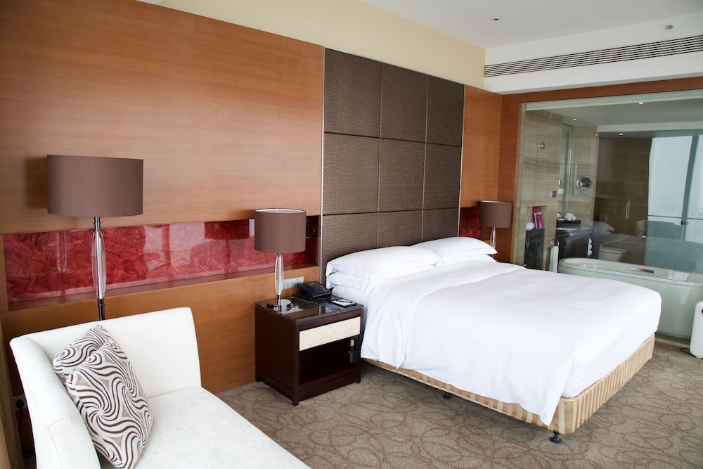 1 KING HILTON DELUXE PLUS