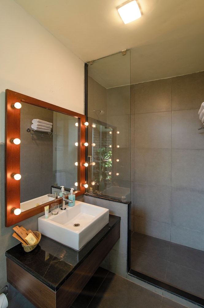 Executive Suite photo 2