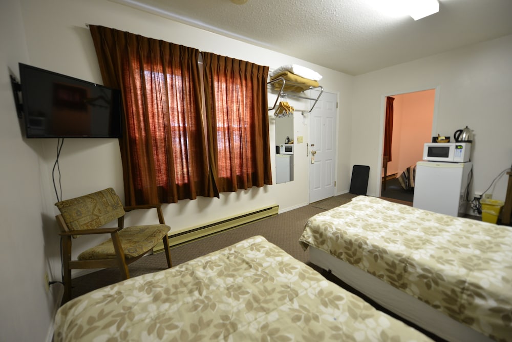Comfort Triple Room, Refrigerator & Microwave, Mountain View photo 2