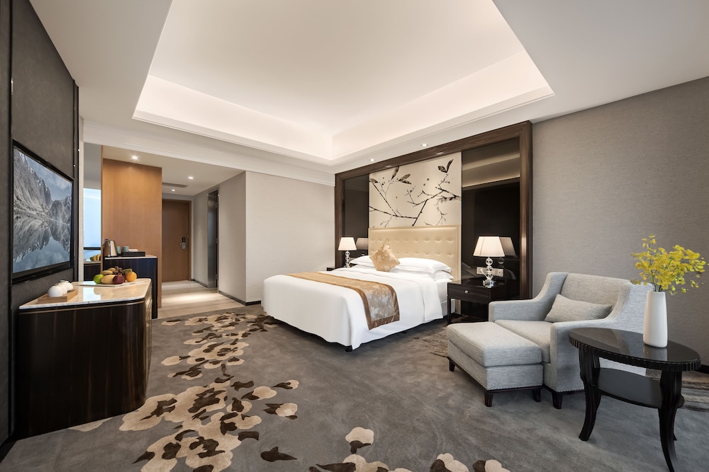 Executive Room(Complimentary Mini Bar and Night Snack) - Photo 2