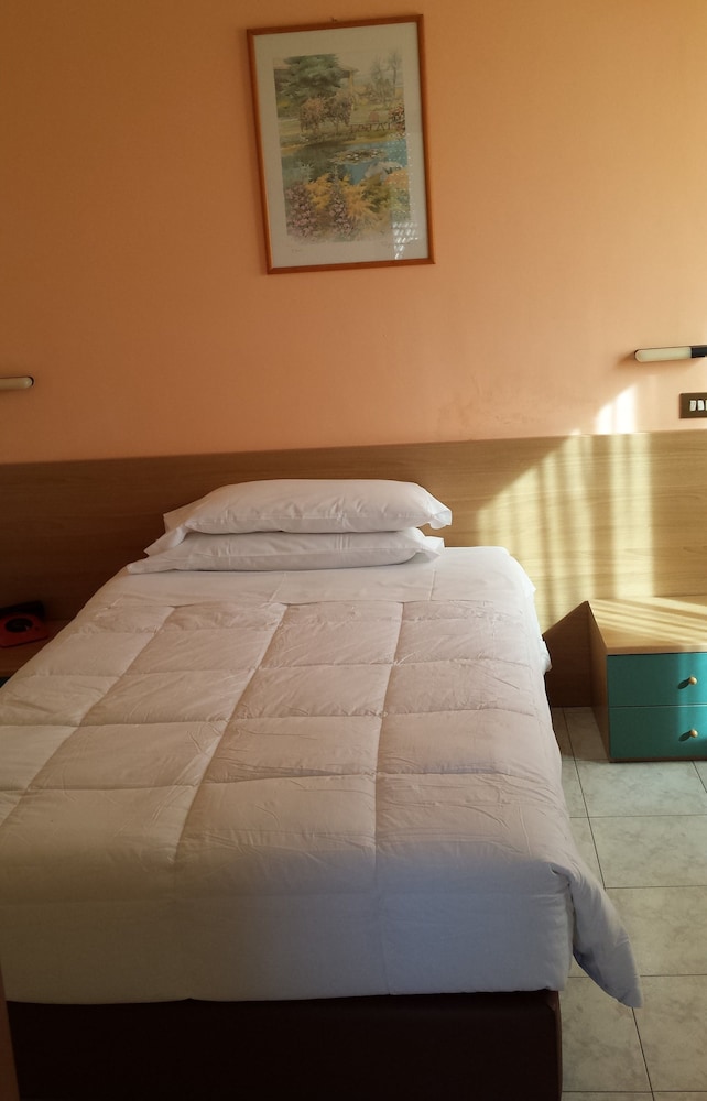 Single Room photo 3