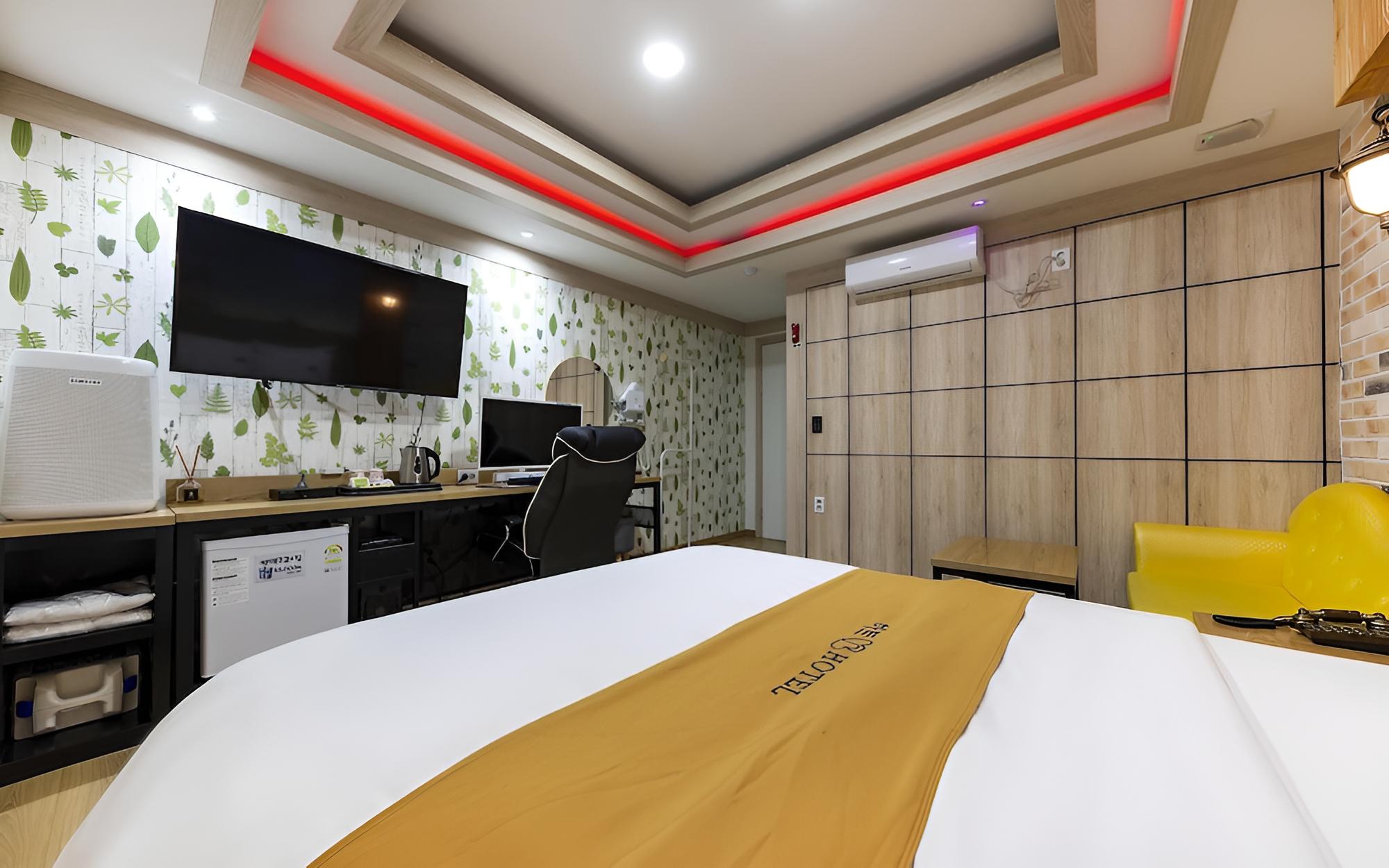 Room (Pet room (with dog 1 PC Netflix viewi) photo 2