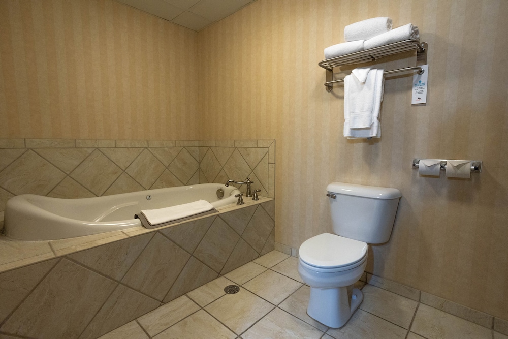 Suite, 1 King Bed, Jetted Tub