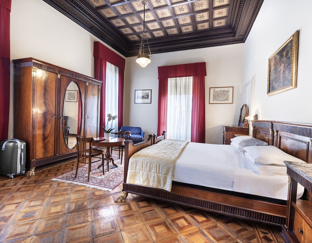 Superior Triple Room photo 2