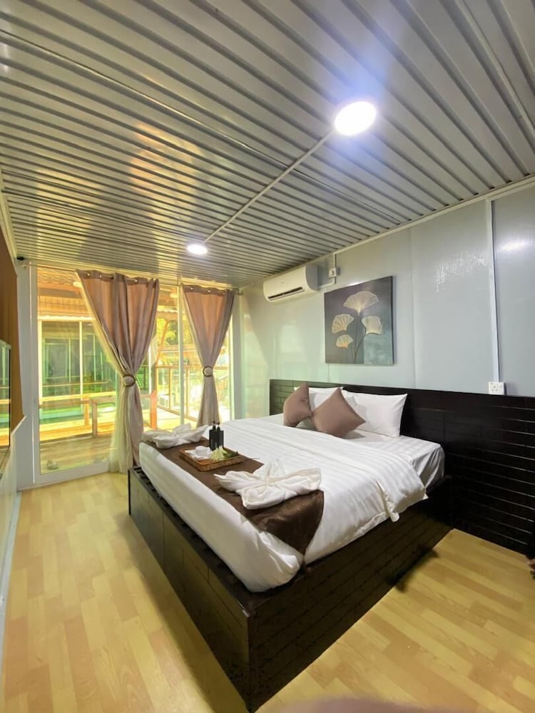 Deluxe Room, Beach View photo 2
