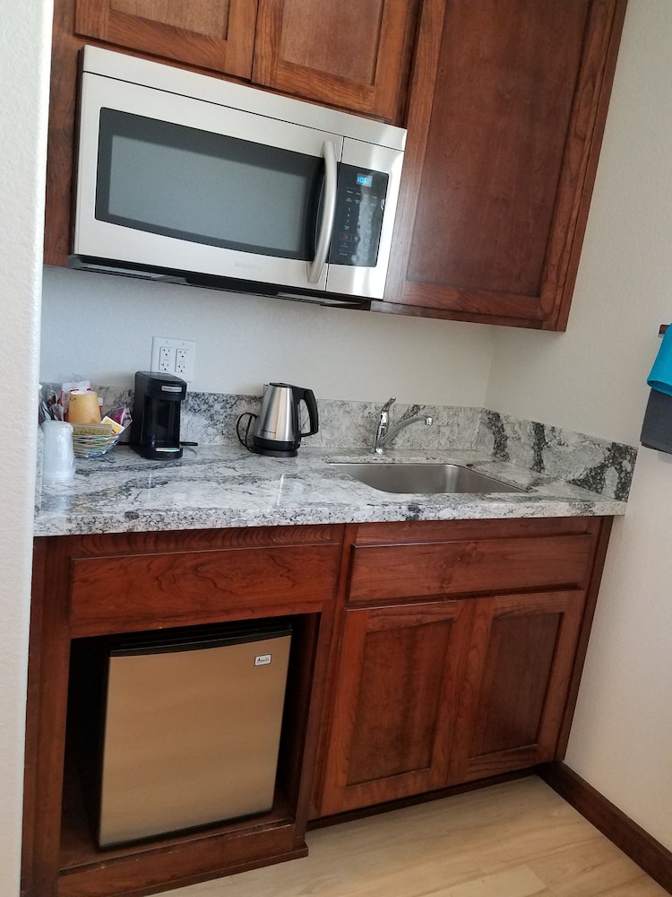 Deluxe Room, 1 Double Bed, Kitchenette photo 2