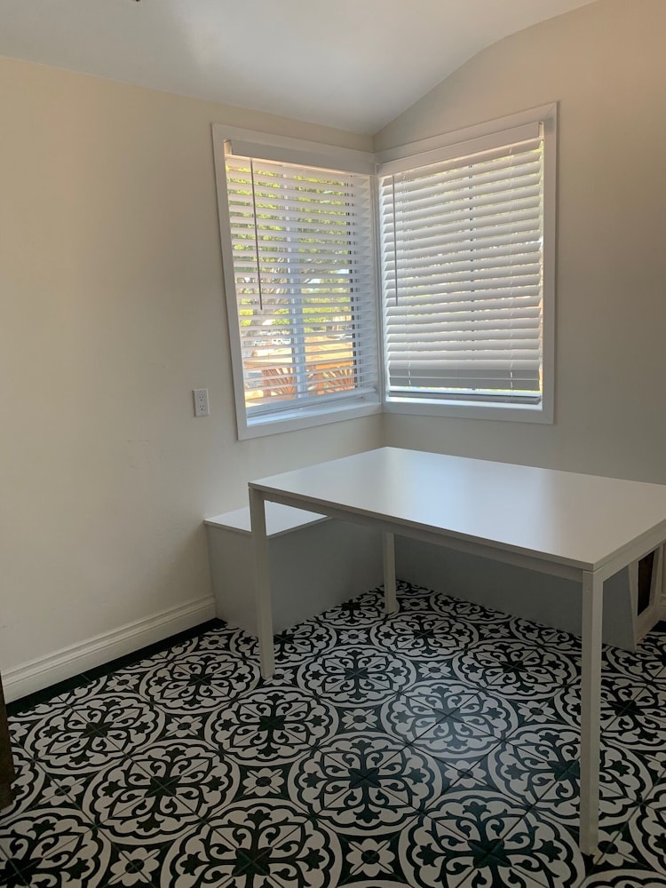 Deluxe Studio Suite, 1 Bedroom photo 2