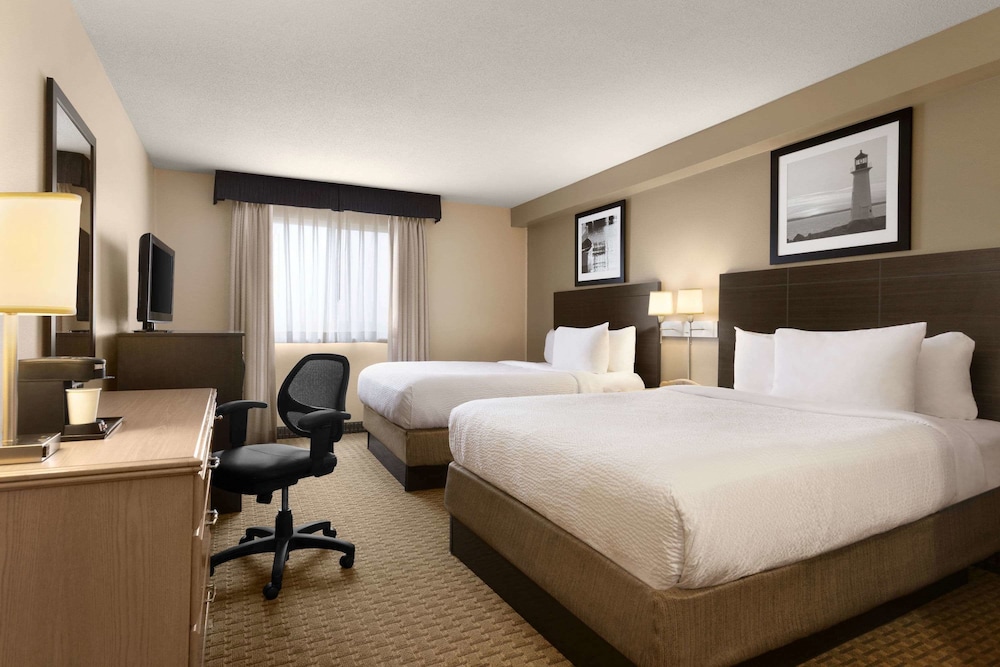 Standard Room, 2 Queen Beds, Non Smoking (First Floor Drive Up) - Photo 1