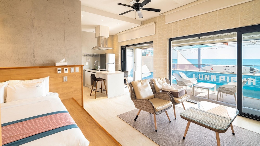 Basic Room, 1 Bedroom (101 Suite Memory (Pool Not Available)) - Photo 8