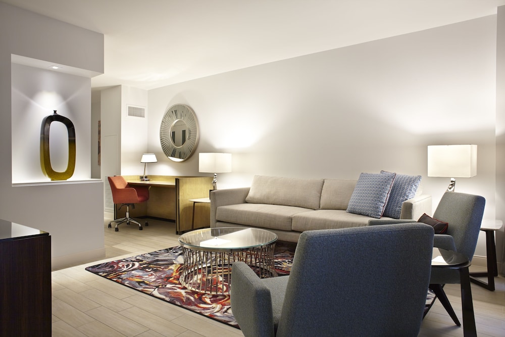 Suite, 1 King Bed