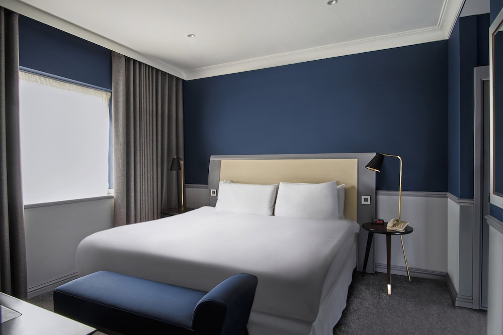 Junior Suite, 1 Queen Bed - Photo 1