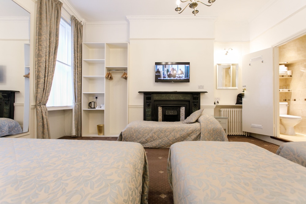 Room, Ensuite, Ground Floor (sleeps 5) photo 3