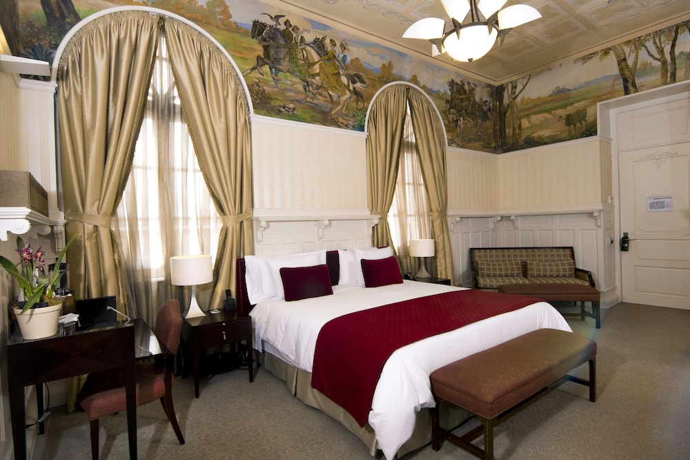 Junior Suite, 1 King Bed photo 3