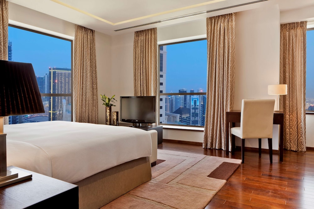 4 Bedroom Royal Suite With Sea View thumbnail 6