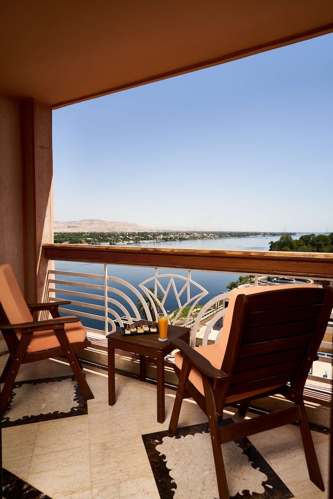 Royal Club Side Nile View Room - Photo 5