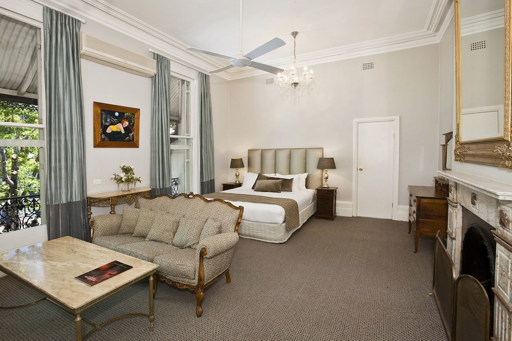 Manor Suite