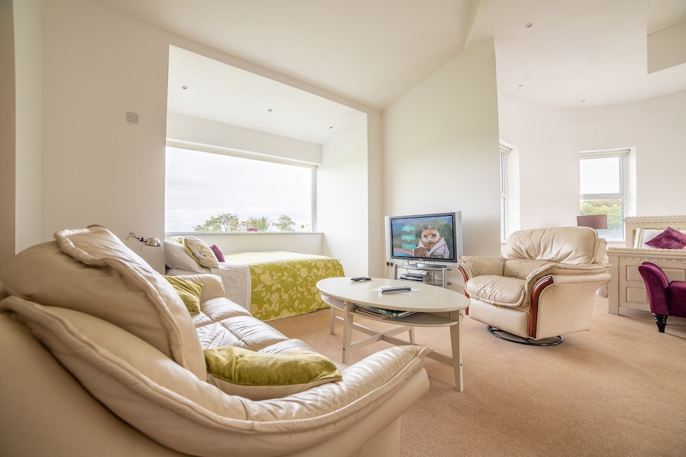 Family Room, Park View photo 2