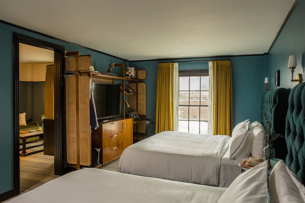 Premier Room, Accessible (Socialite, Two King) - Photo 2