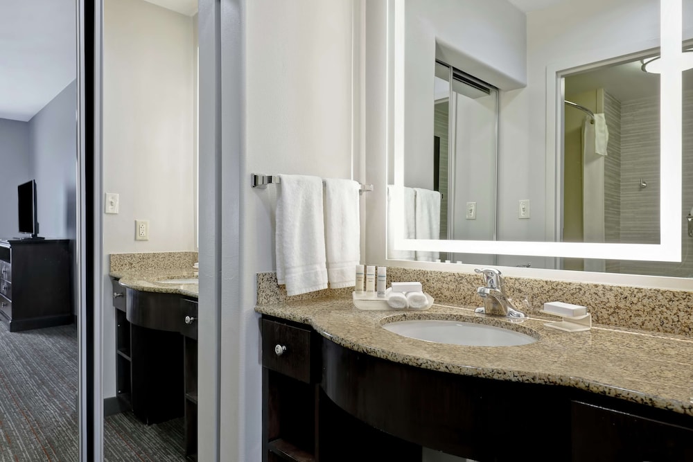 Suite, 1 Bedroom - Photo 4